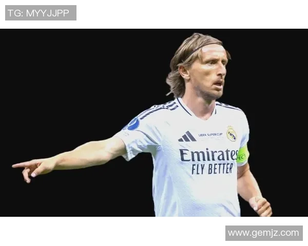 足球明星精彩瞬间回顾皇马传奇球员的辉煌历程与激情时刻